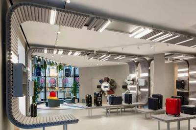 用日本和紙做展示柜，這間店簡直是奢侈品店中的“清流”